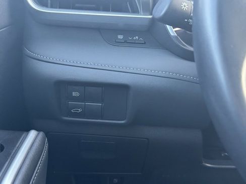 Certified 2021 Toyota Highlander XLE image 35