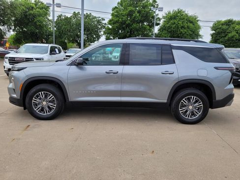 New 2026 Chevrolet Traverse LT w/ Driver Confidence Package FWD image 2