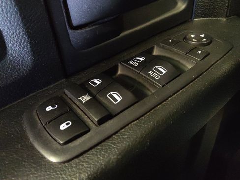 Used 2018 RAM 1500 Express image 27