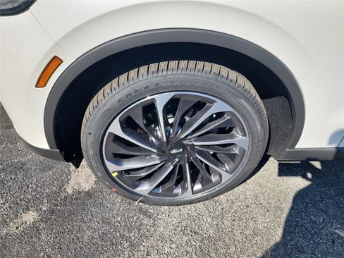 New 2026 Lincoln Aviator Reserve w/ Luxury Package image 9