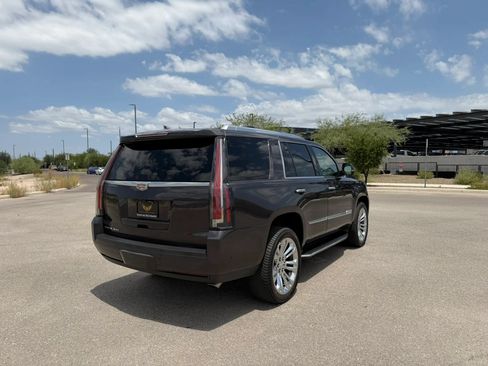 Used 2018 Cadillac Escalade Luxury w/ LPO, Radiant Package AWD/4WD image 7