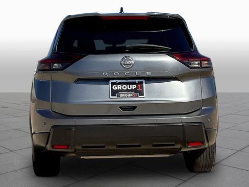 Used 2024 Nissan Rogue S image 5