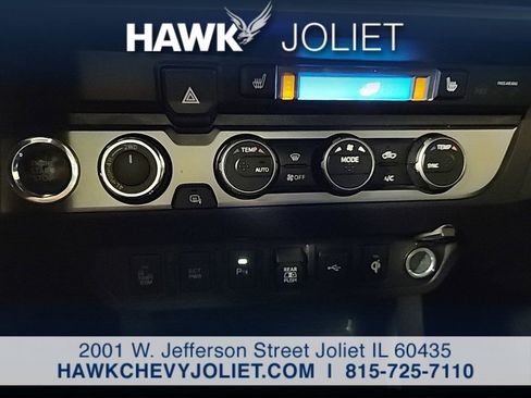 Used 2020 Toyota Tacoma Limited AWD/4WD image 17