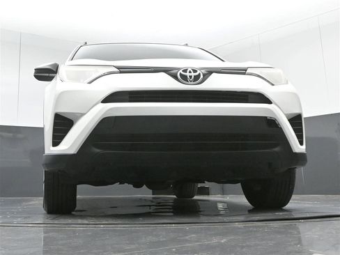 Used 2016 Toyota RAV4 LE image 18