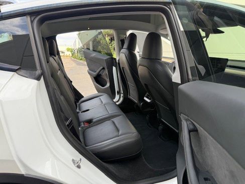 Used 2023 Tesla Model Y AWD image 14