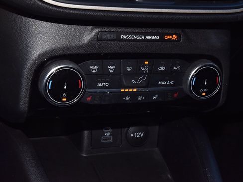 Used 2022 Ford Escape SE w/ SE Sport Appearance Package image 30