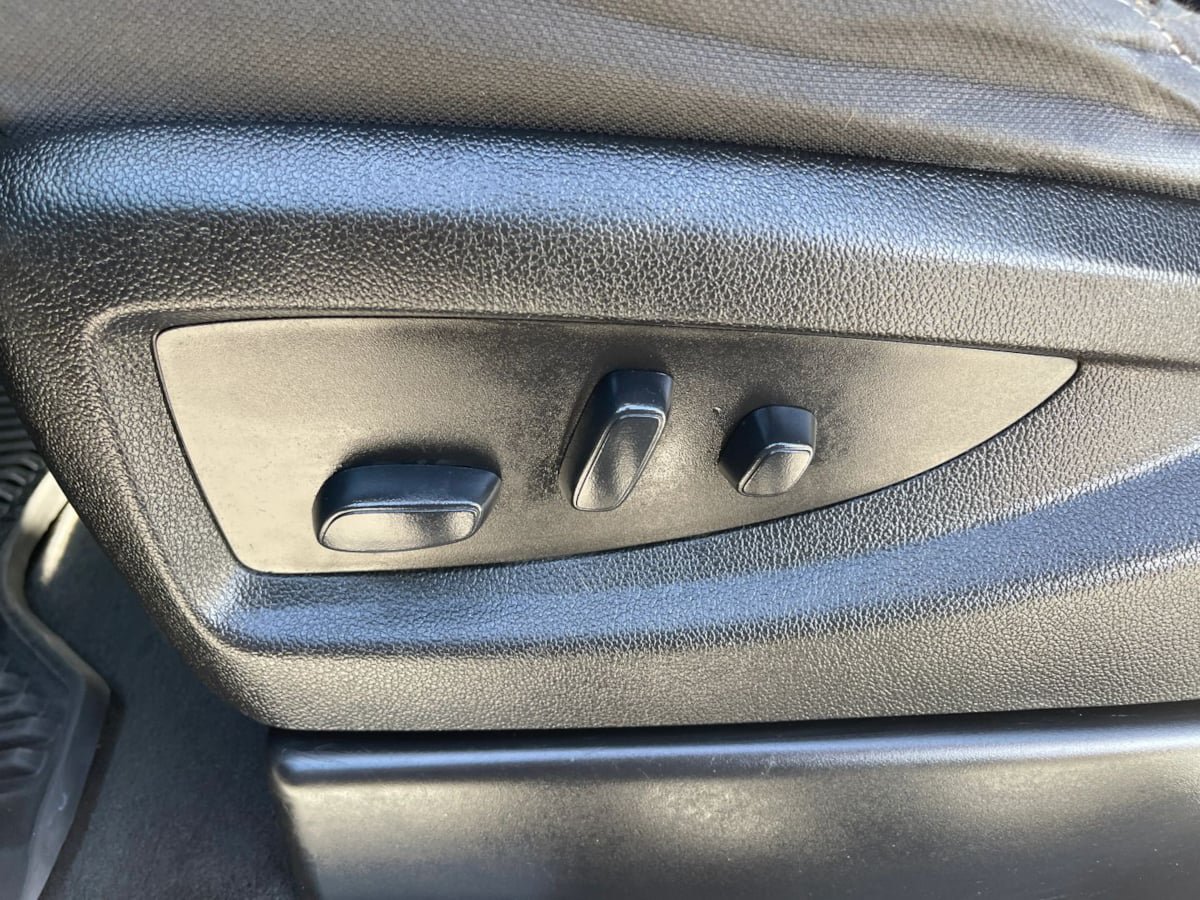 Used 2019 Chevrolet Silverado 2500 LT AWD/4WD image 23