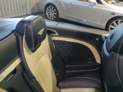 Used 2020 Bentley Continental GTC image 28