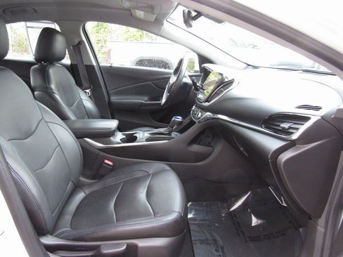 Used 2017 Chevrolet Volt Premier w/ Driver Confidence II Package image 16