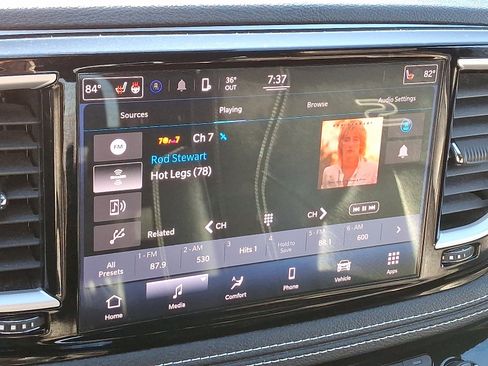 Certified 2022 Chrysler Pacifica Touring-L w/ S Appearance Package image 17