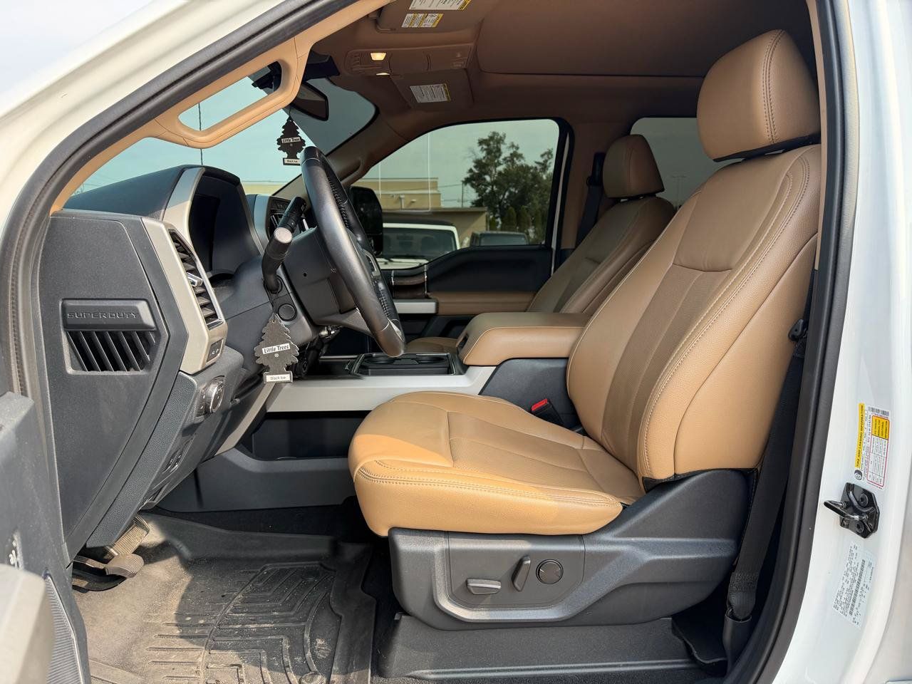 Used 2022 Ford F250 Lariat w/ Lariat Ultimate Package AWD/4WD image 16
