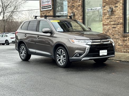Used 2018 Mitsubishi Outlander SE image 7