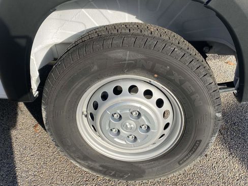 Used 2025 RAM ProMaster 2500 w/ Convenience Group image 24