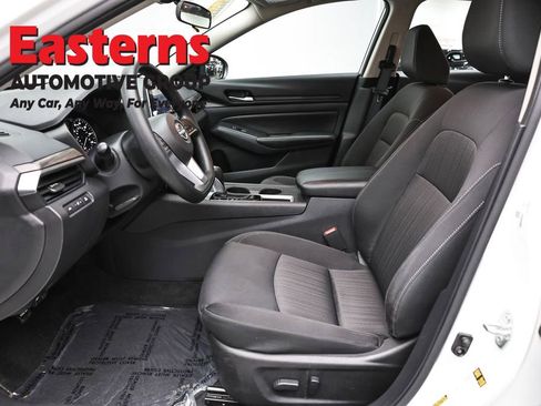 Used 2025 Nissan Altima 2.5 SV image 14