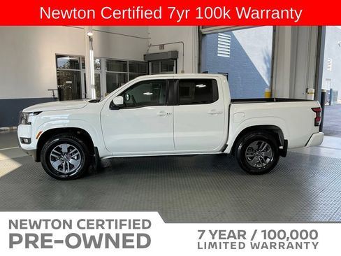 Used 2025 Nissan Frontier SV w/ SV Convenience Package RWD image 3