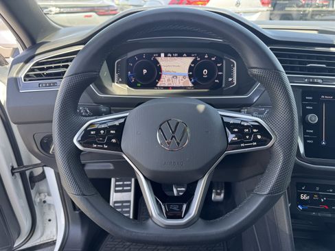 Used 2024 Volkswagen Tiguan SEL R-Line image 19