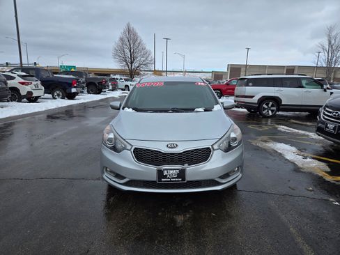 Used 2016 Kia Forte EX image 2