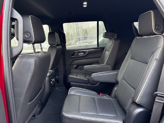 Used 2025 GMC Yukon Elevation AWD/4WD image 9
