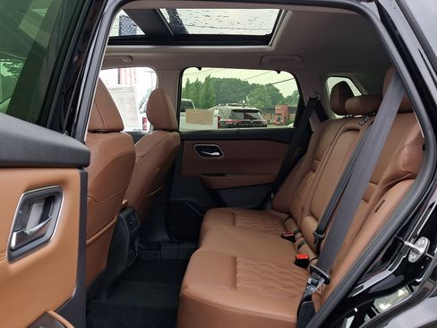 New 2026 Nissan Rogue Platinum AWD/4WD image 7