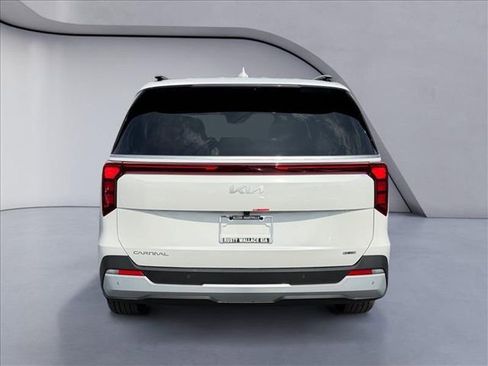 New 2026 Kia Carnival EX image 4