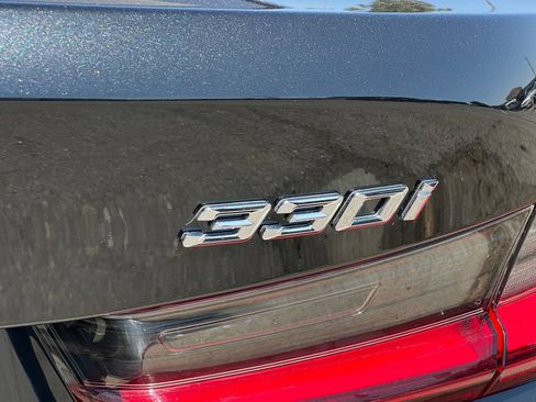 Used 2023 BMW 330i Sedan w/ Premium Package RWD image 27