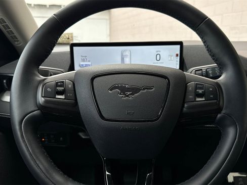 Certified 2022 Ford Mustang Mach-E Select image 21