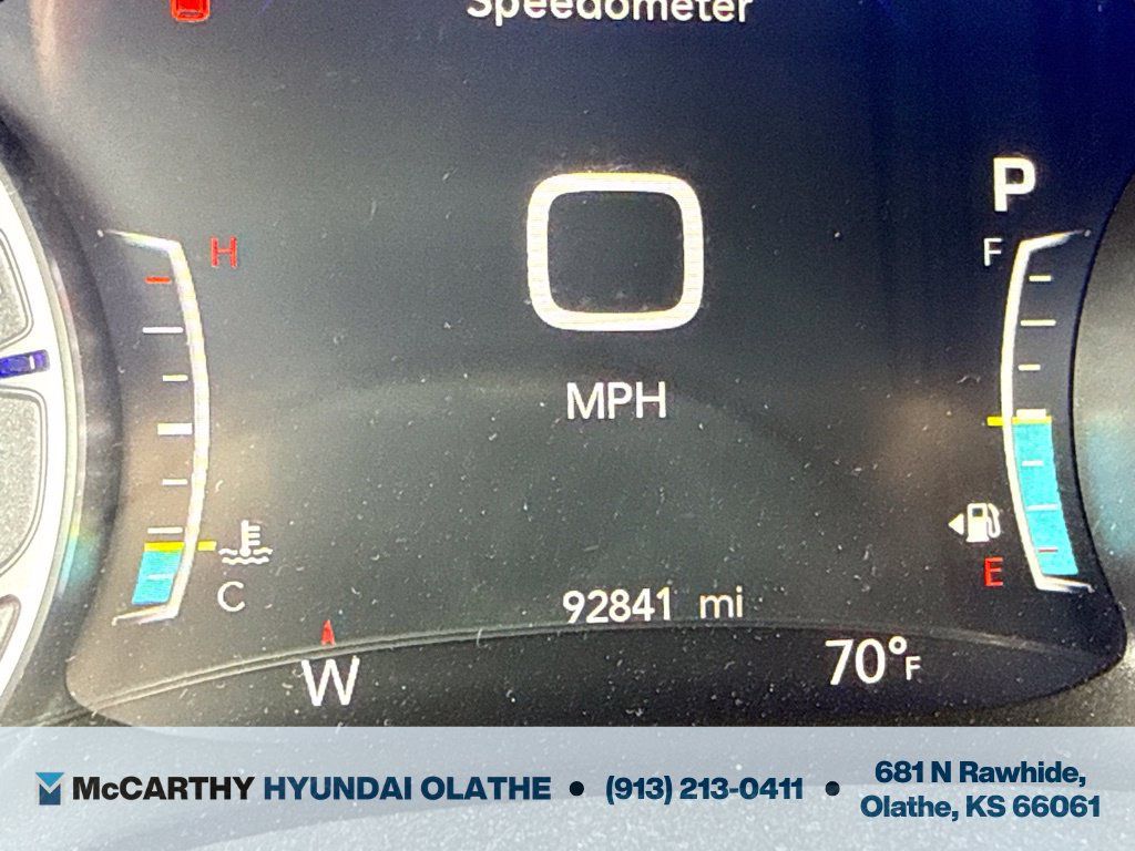 Used 2023 Chrysler Pacifica Limited FWD image 4