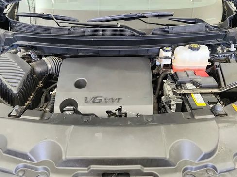 Used 2023 Chevrolet Traverse LT FWD image 41