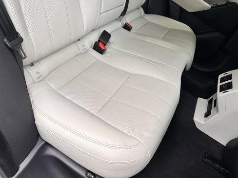 Used 2019 Land Rover Range Rover Velar S AWD/4WD image 74