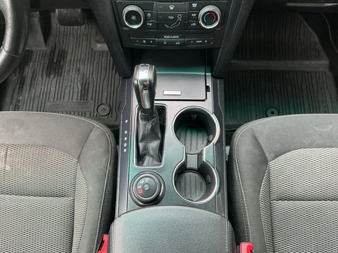 Used 2016 Ford Explorer XLT image 14