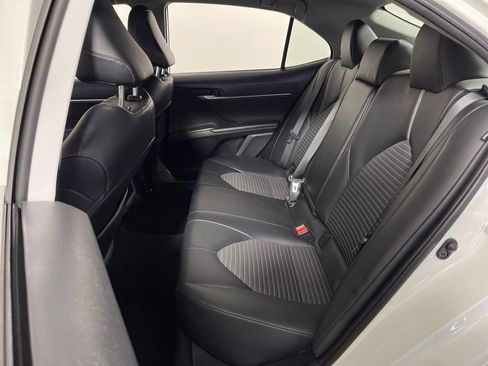 Used 2023 Toyota Camry SE image 14