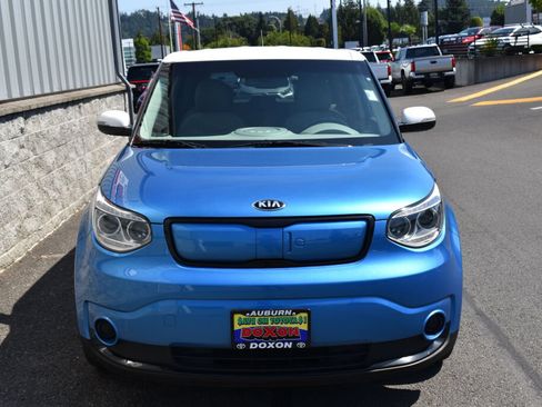 Used 2017 Kia Soul EV FWD image 2