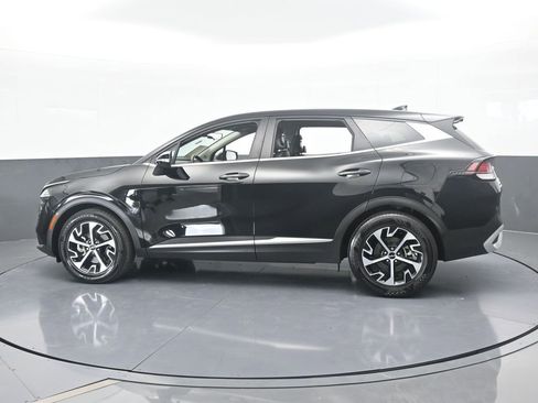 Used 2025 Kia Sportage EX image 3