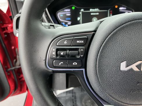Used 2022 Kia Niro EX image 20