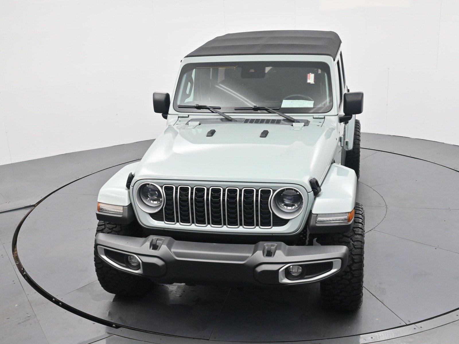 Used 2024 Jeep Wrangler Unlimited Sahara w/ Safety Group AWD/4WD image 17