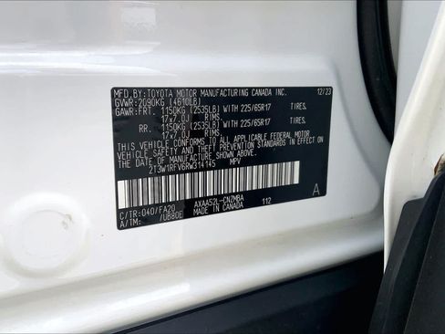 Used 2024 Toyota RAV4 XLE FWD image 33