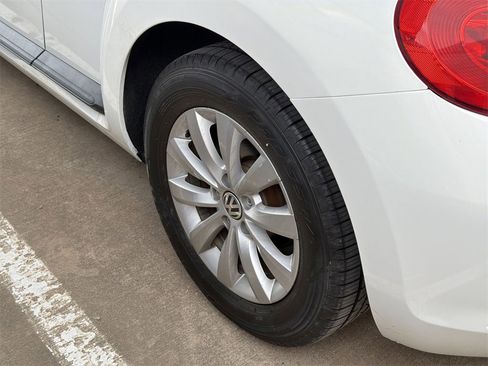 Used 2014 Volkswagen Beetle 1.8T image 4