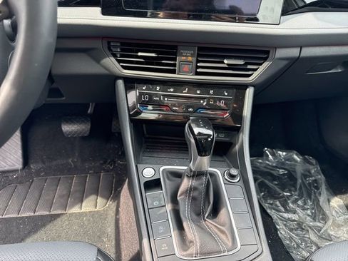 Used 2025 Volkswagen Jetta SEL image 14