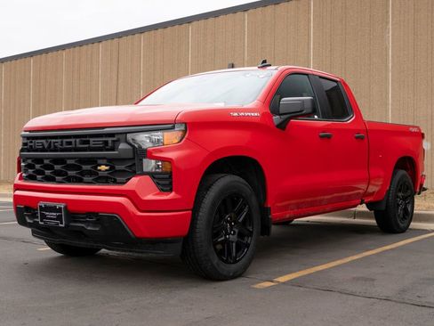 Certified 2023 Chevrolet Silverado 1500 Custom image 4