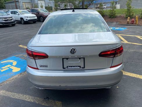 Used 2020 Volkswagen Passat 2.0T SE w/ Sunroof Package FWD image 4