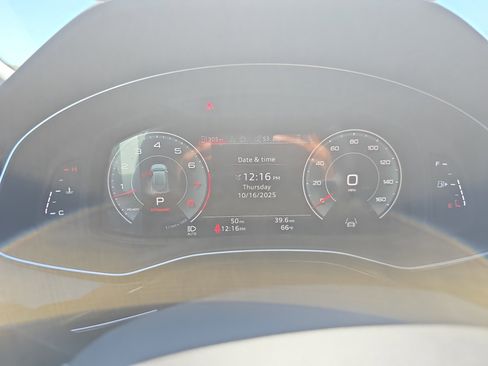 New 2025 Audi Q8 Premium Plus image 17