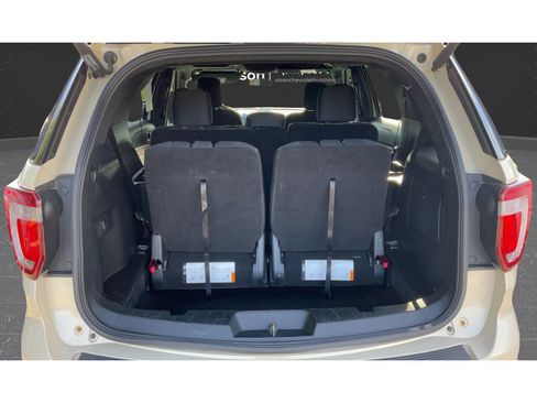 Used 2018 Ford Explorer XLT w/ Equipment Group 201A AWD/4WD image 27