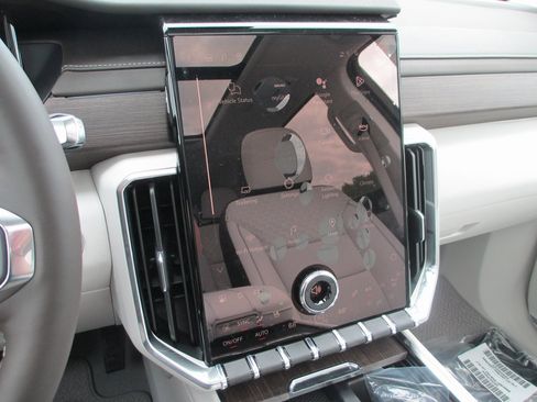 New 2025 GMC Acadia Denali image 20