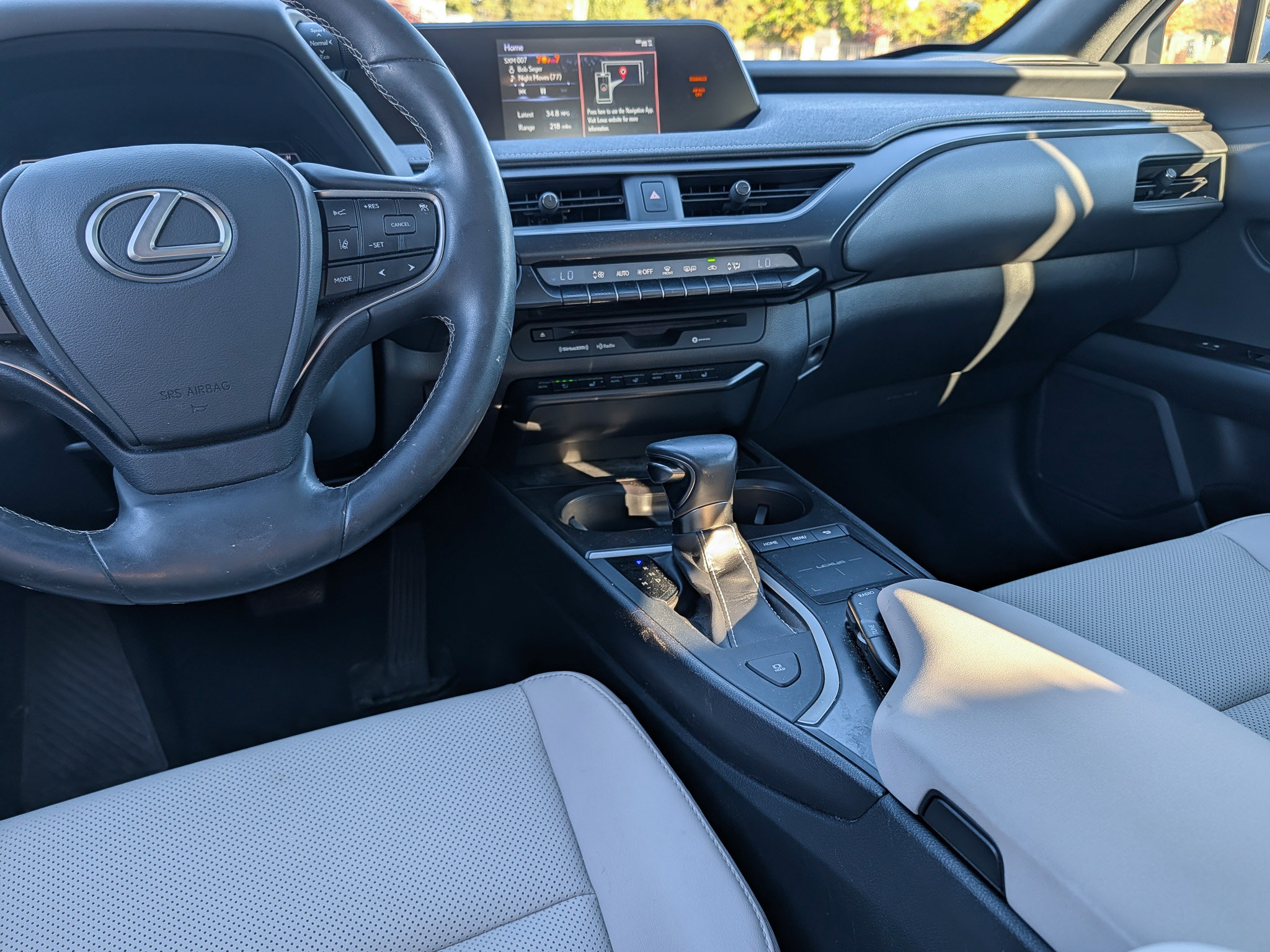 Used 2019 Lexus UX 200 w/ Premium Package FWD image 21