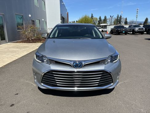 Used 2018 Toyota Avalon Limited w/ Carpet Mat Package image 4