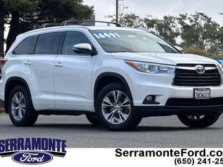 Used 2015 Toyota Highlander XLE AWD/4WD video 1