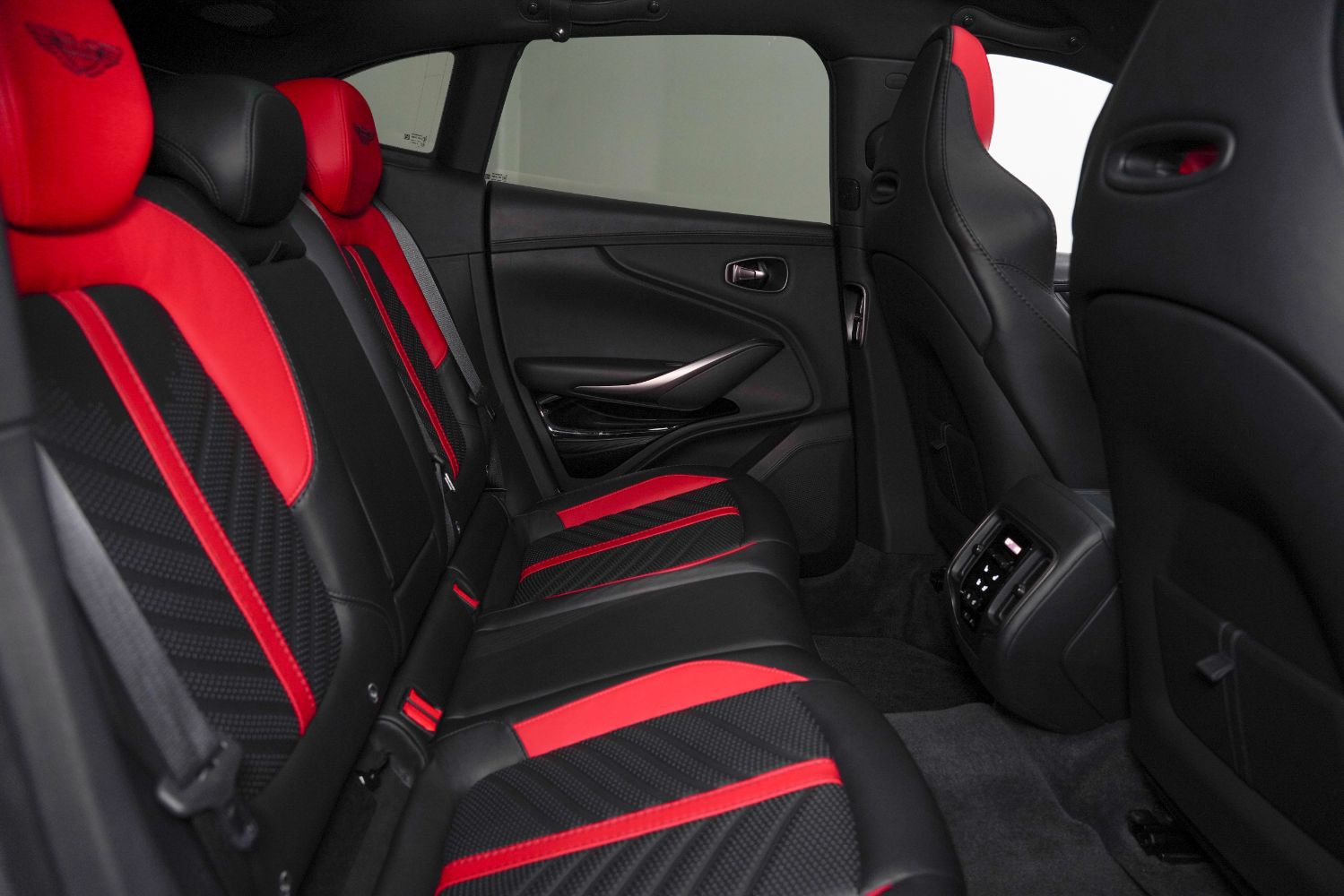 Used 2023 Aston Martin DBX 707 AWD/4WD image 35