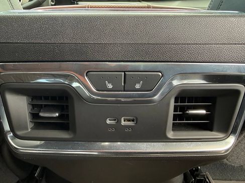Used 2025 GMC Sierra 2500 Denali Ultimate AWD/4WD image 14