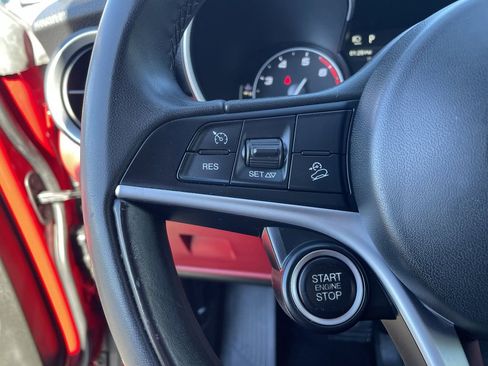 Used 2019 Alfa Romeo Stelvio image 25