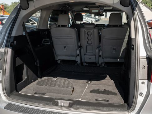 Used 2023 Honda Odyssey Touring image 12